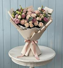 Букет цветов из:  Розы и Лизиантусы в Чечулино