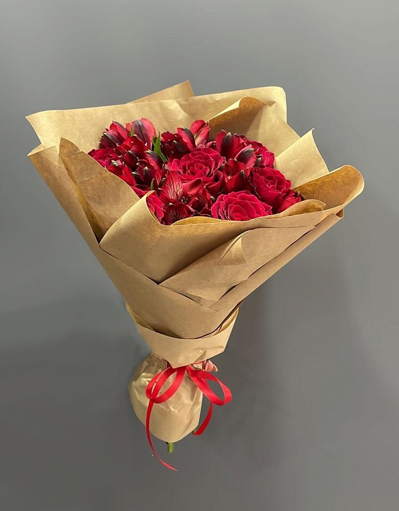 Букет цветов из: Альстромерии и Розы в Чечулино