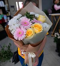 Букет цветов из:  Герберы, Розы и Хризантемы в Чечулино