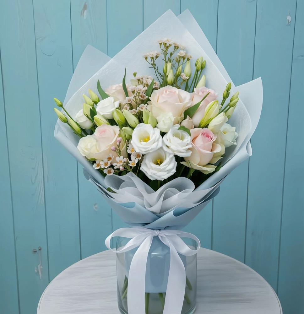 Букет цветов из: Розы и Лизиантусы в Чечулино