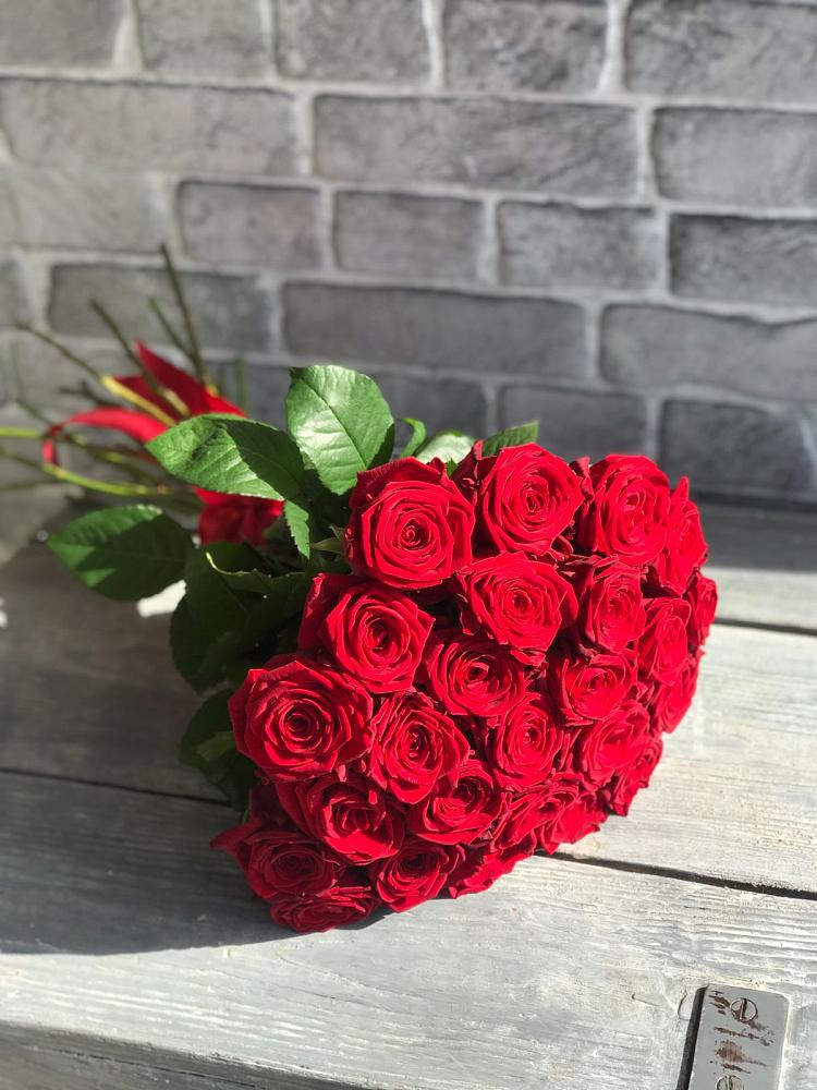 Букет Красные розы Фридом в Чечулино