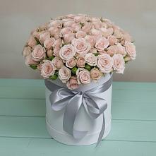 Цветочная композиция из Розы в шляпной коробке в Чечулино