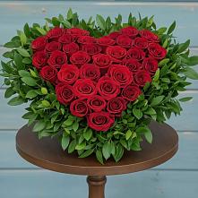 Цветочная композиция из Розы в виде сердца в Чечулино