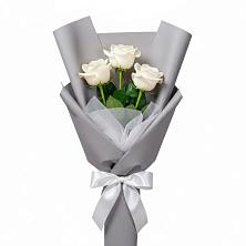 Букет 3 белые розы в Чечулино