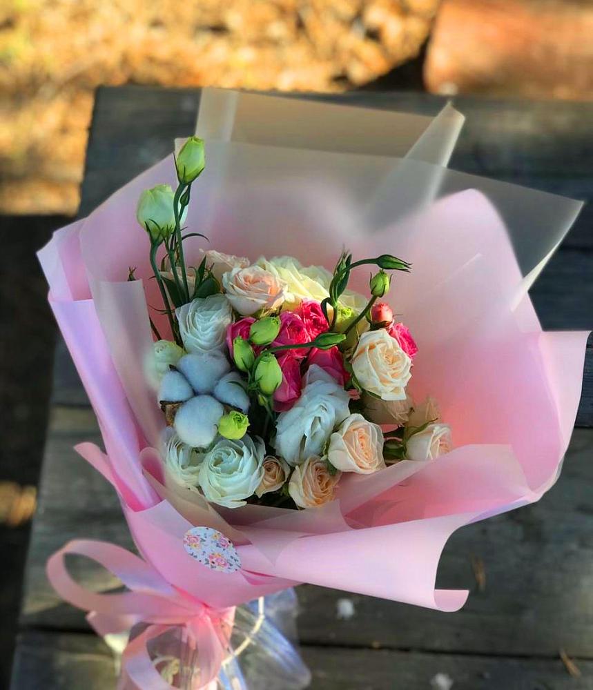 Букет цветов из: Розы и Лизиантусы в Чечулино