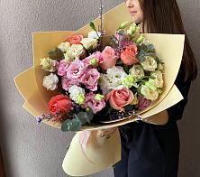 Букет цветов из:  Розы, Лизиантусы и Гвоздики #REPLACE_PRED# Чечулино