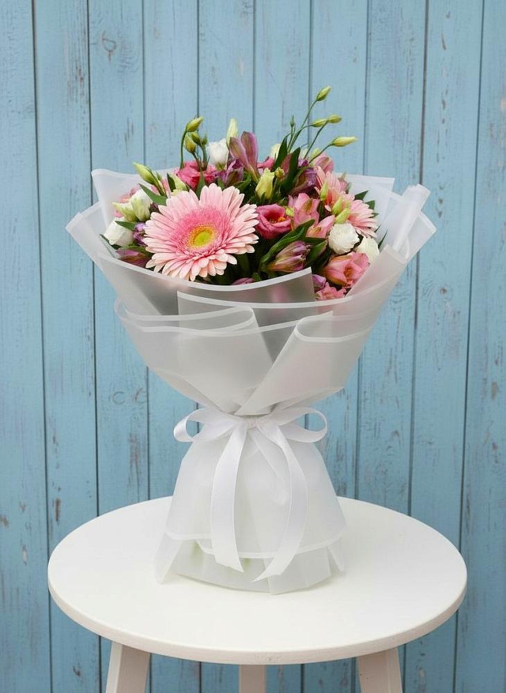 Букет цветов из: Герберы, Альстромерии и Лизиантусы в Чечулино