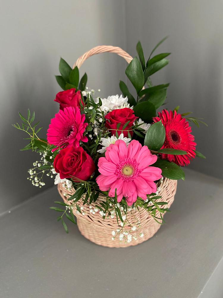 Цветочная композиция из Розы, Хризантемы и Герберы в корзине в Чечулино