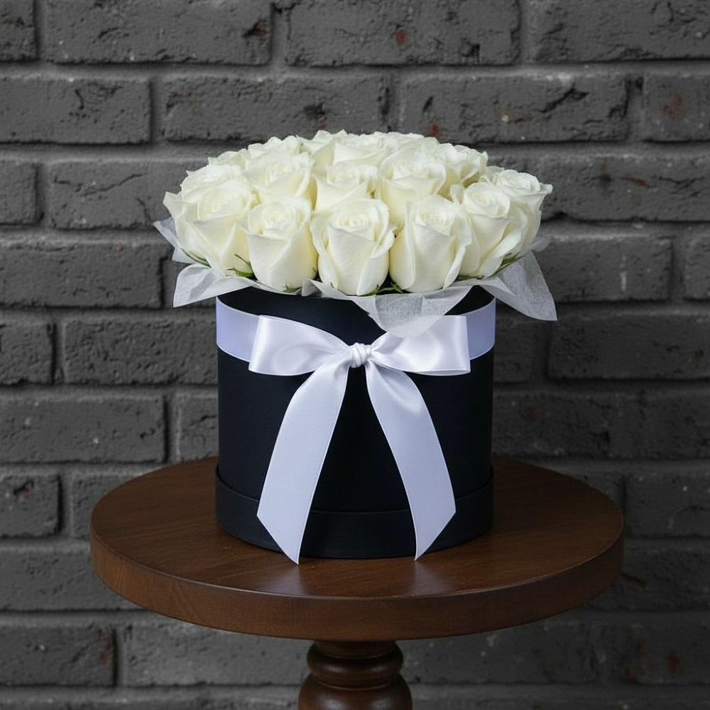 Цветочная композиция из Розы в шляпной коробке в Чечулино