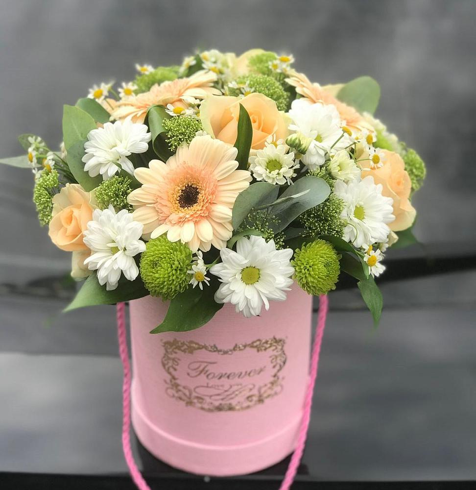 Цветочная композиция из Розы, Герберы и Хризантемы в шляпной коробке в Чечулино