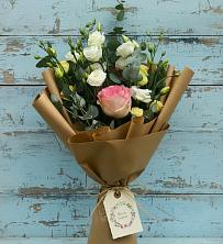 Букет цветов из:  Розы и Лизиантусы в Чечулино