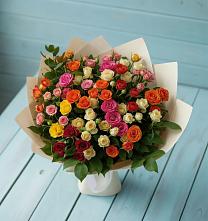 Букет Микс из разноцветных кустовых роз в Чечулино